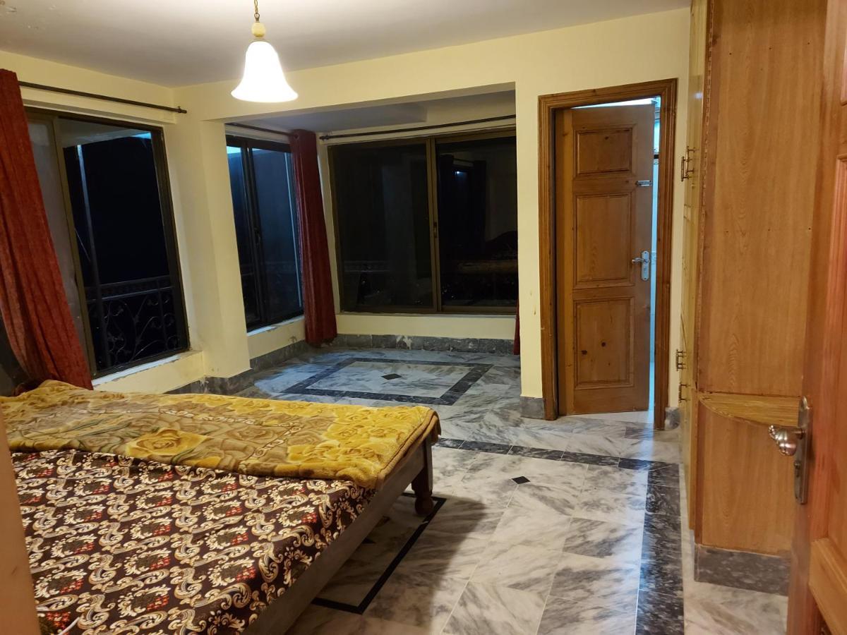 Отель Shahrukh Heights Муррее Экстерьер фото